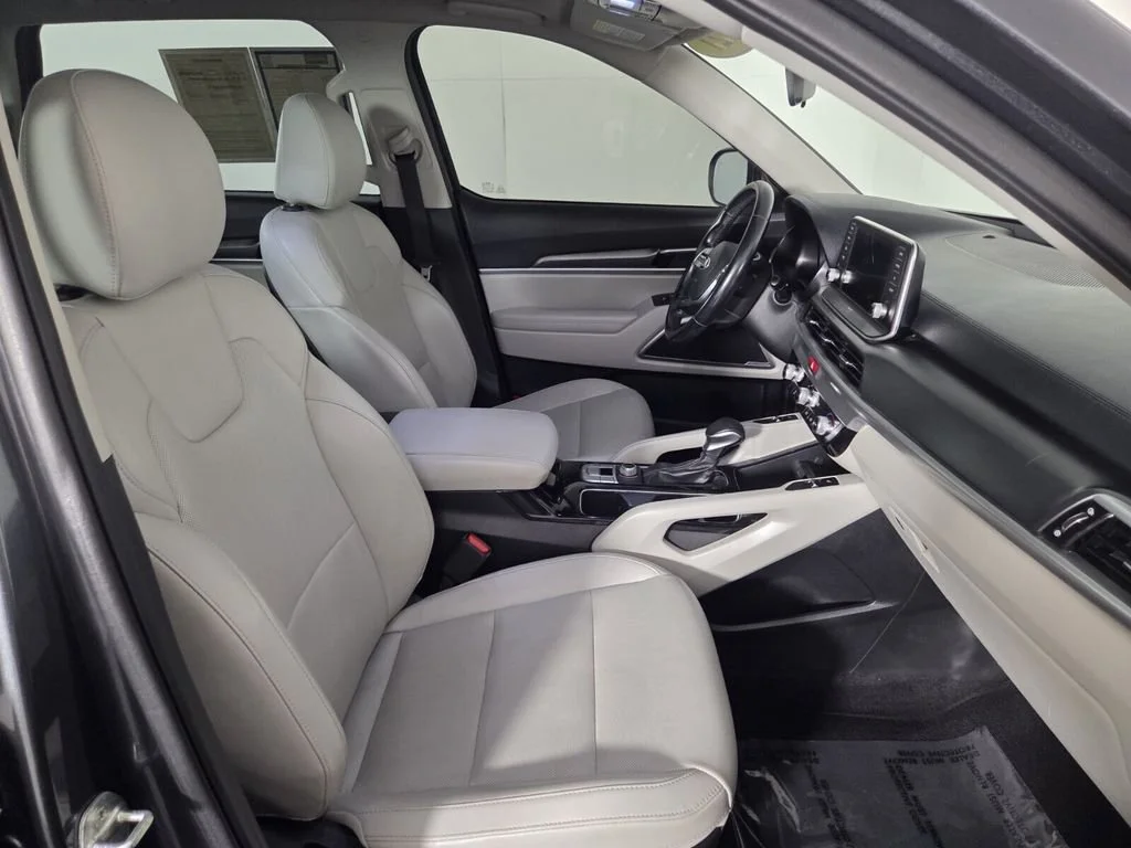 Used 2021 Gravity Grey Kia S image 32