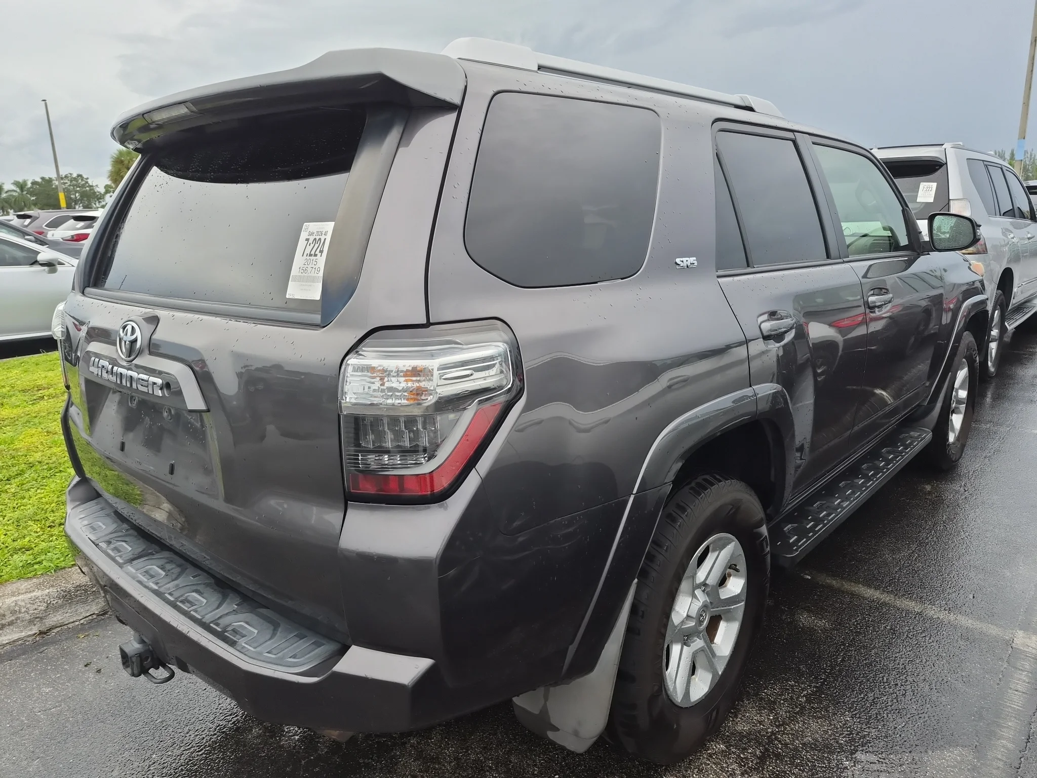 Used 2015 Magnetic Gray Metallic Toyota SR5 Premium image 2