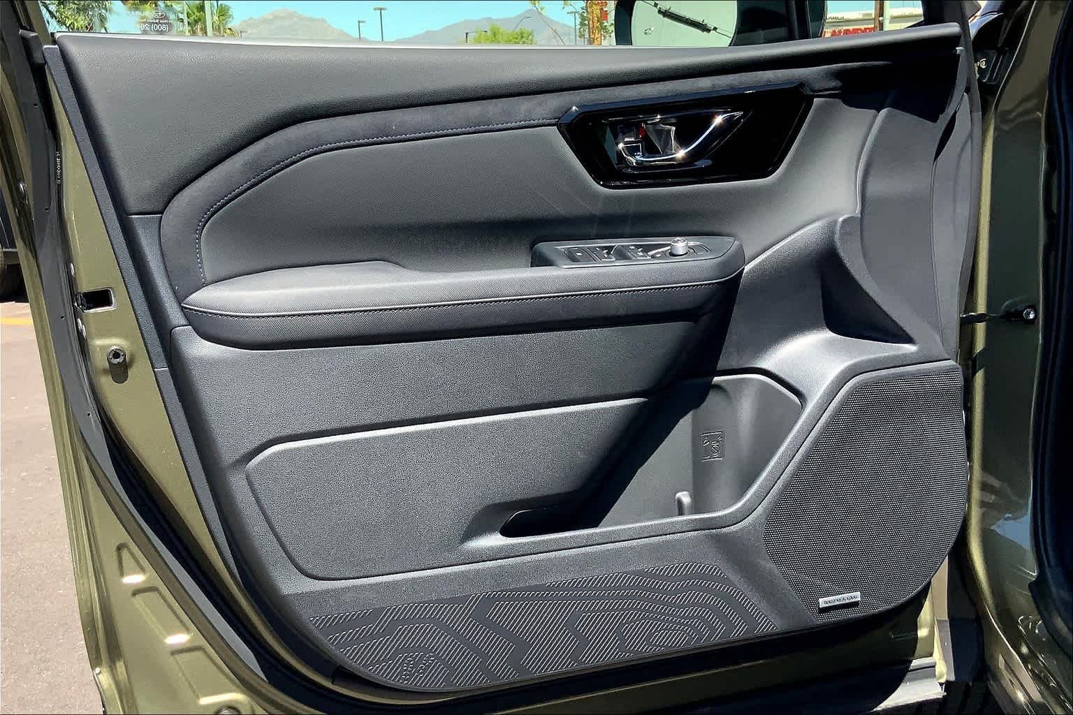 2025 Subaru Forester Limited - Photo 10