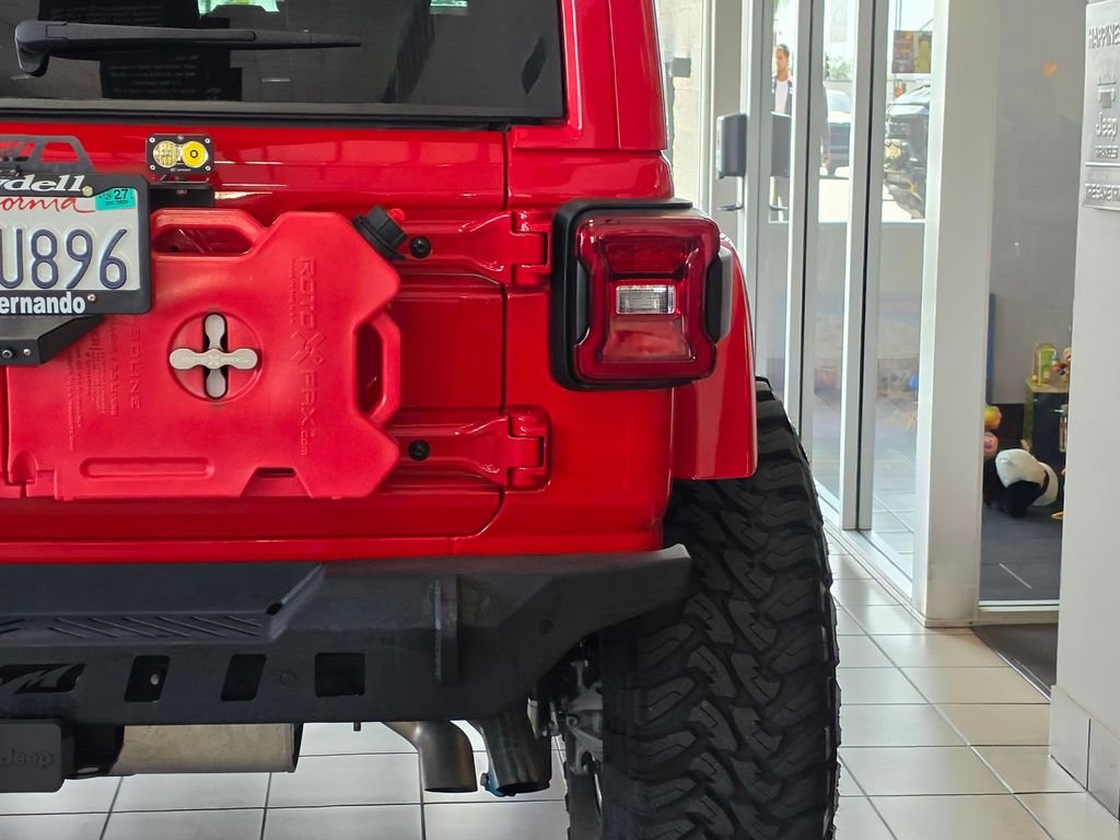 Used 2022 Red Jeep Unlimited Rubicon 392 image 9