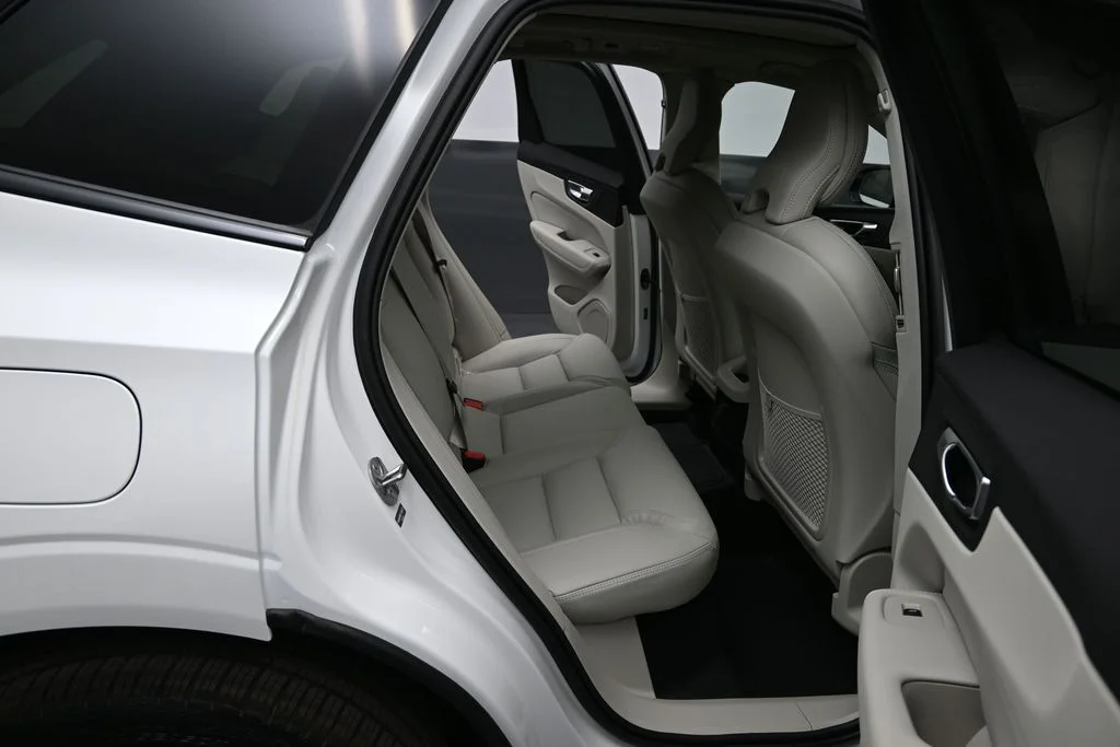 New 2026 Crystal White Volvo T8 Ultra image 16