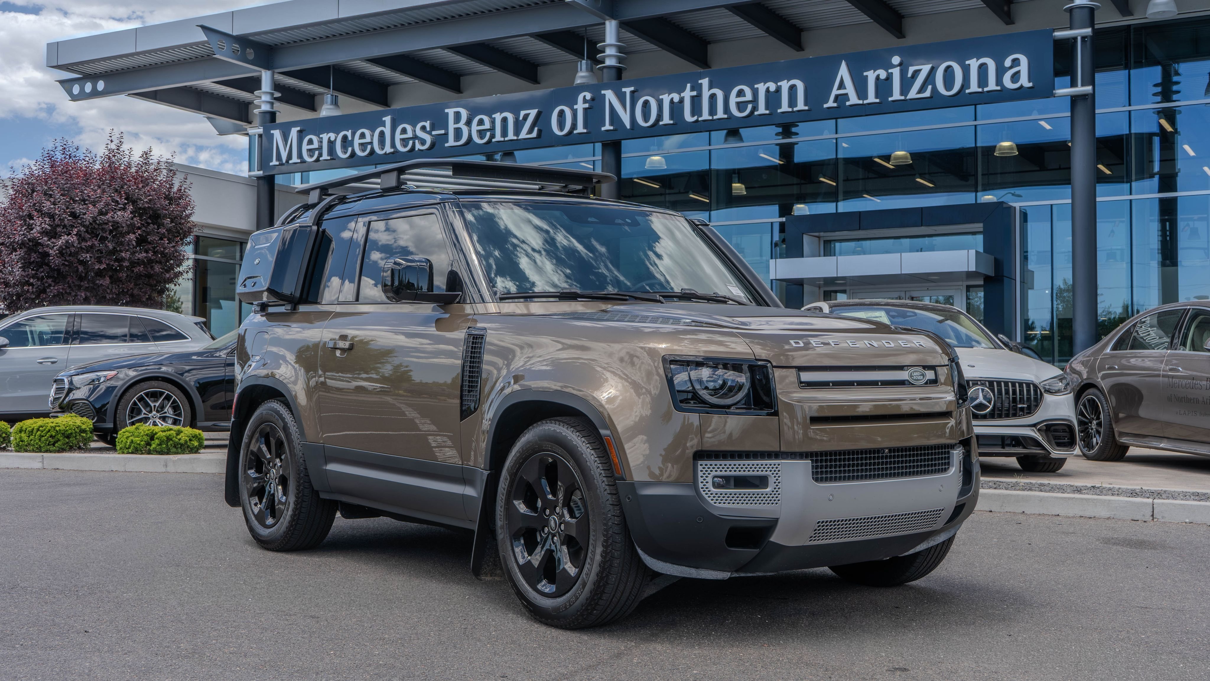 2025 Land Rover Defender 90 S P300's photo
