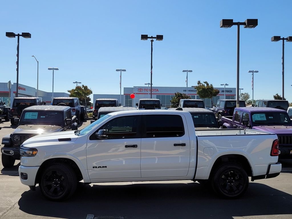 Used 2025 White Ram Big Horn/Lone Star image 7
