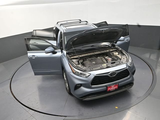 Used 2021 Blue Toyota Platinum image 40