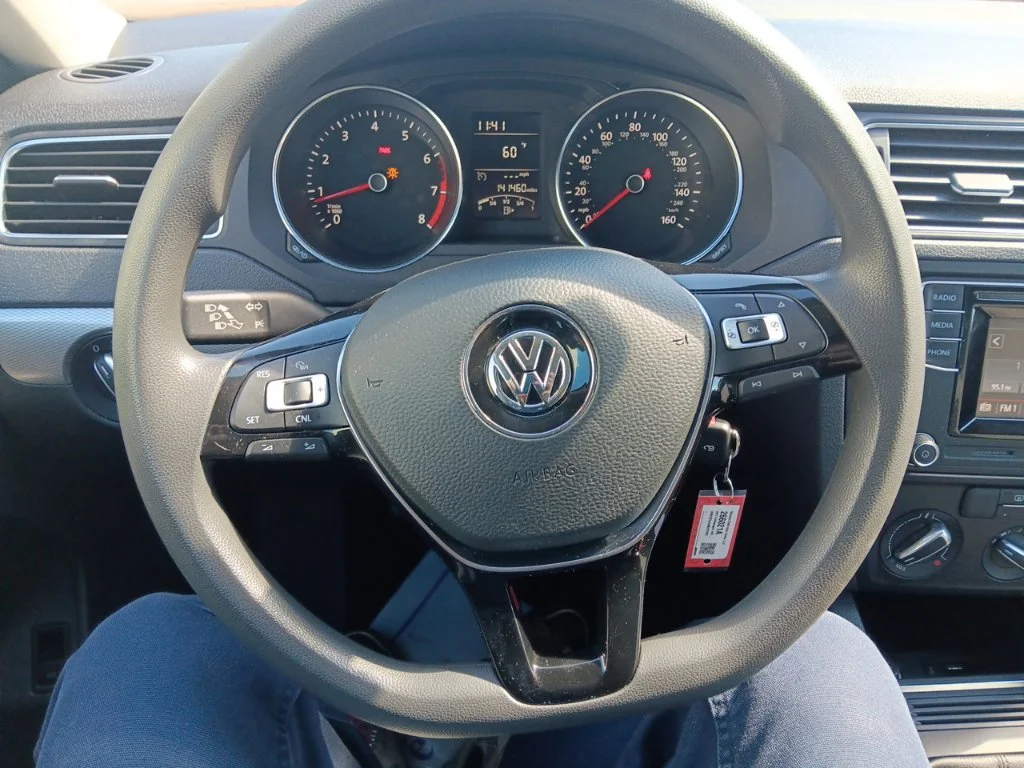 Used 2017 Silk Blue Metallic Volkswagen 1.4T S image 17
