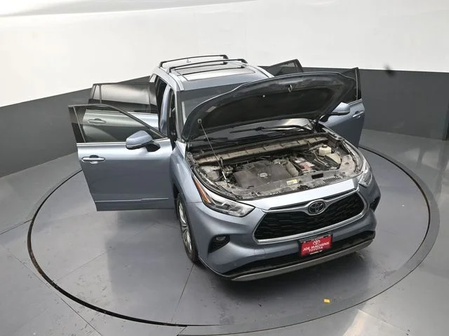 Used 2021 Blue Toyota Platinum image 40