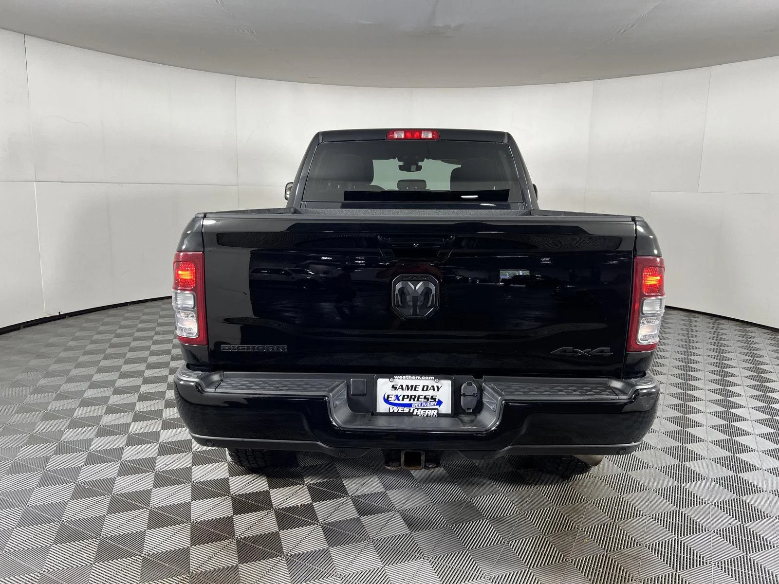 Used 2022 Diamond Black Crystal Pearlcoat Ram Big Horn image 8