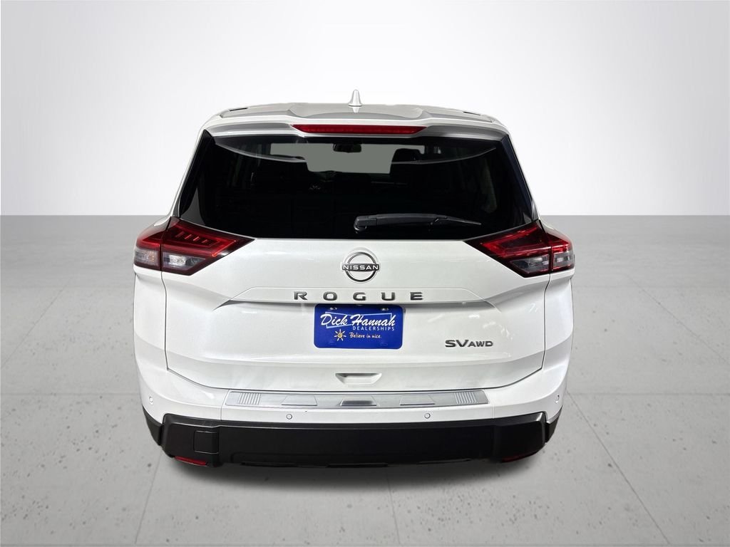 Used 2024 White Pearl Nissan SV image 7