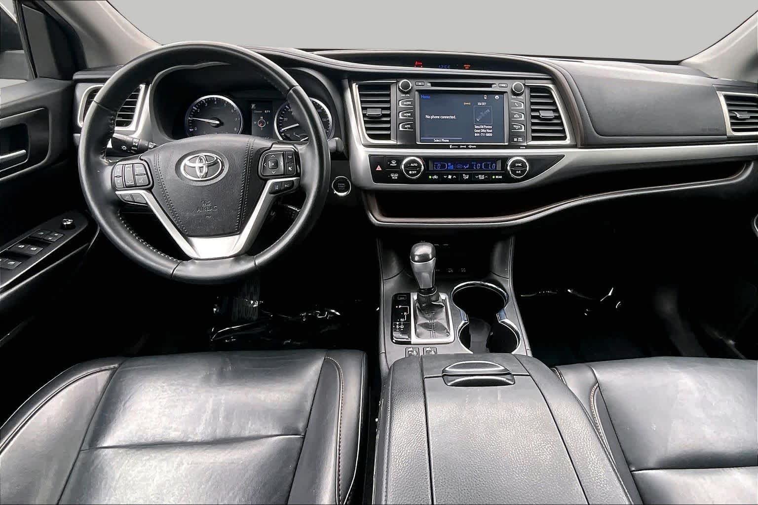 Used 2019 Ooh La La Rouge Mica Toyota XLE image 16