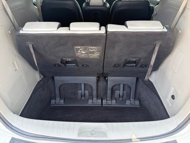Used 2021 Snow White Pearl Kia EX image 17