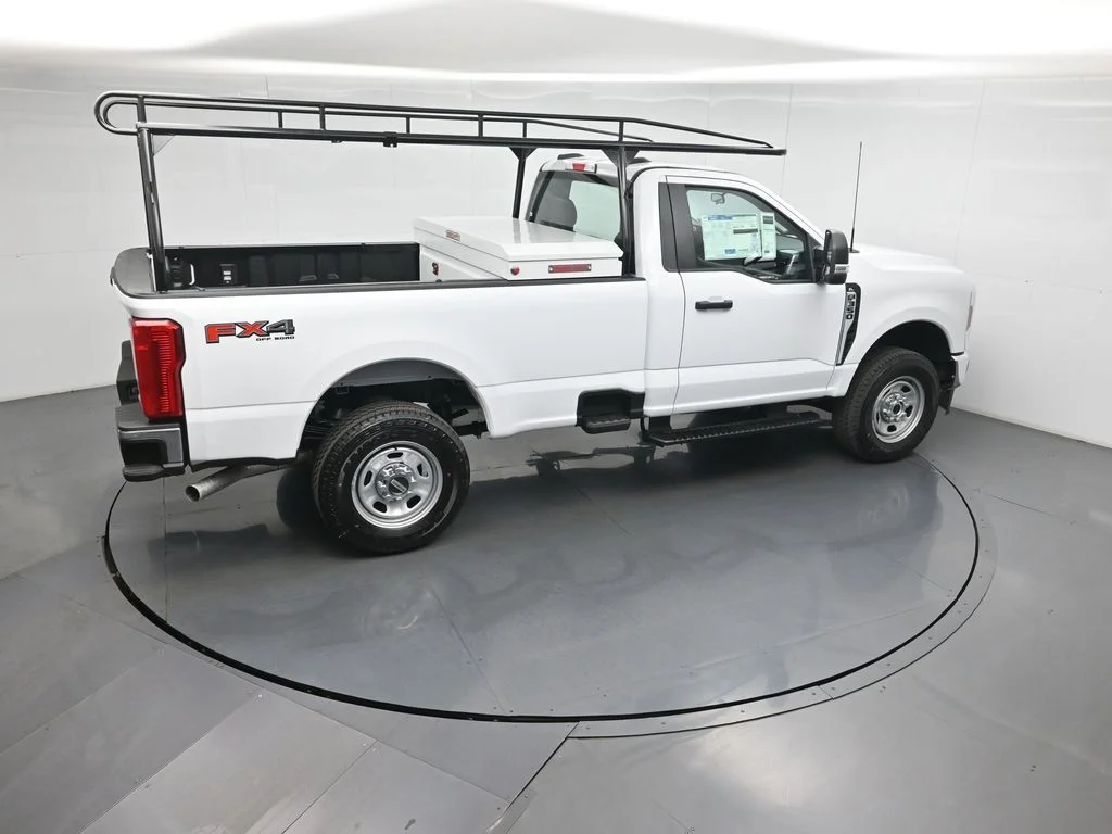New 2026 Oxford White Ford XL image 31