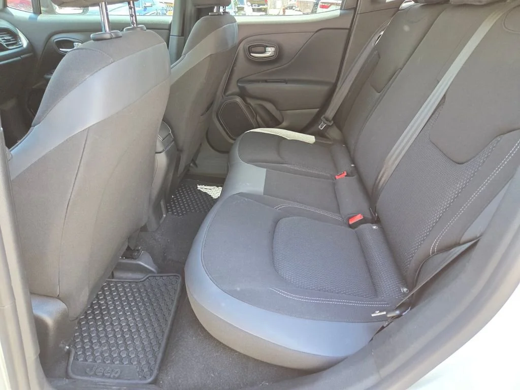 Certified Used 2023 Alpine White Clearcoat Jeep Altitude image 18