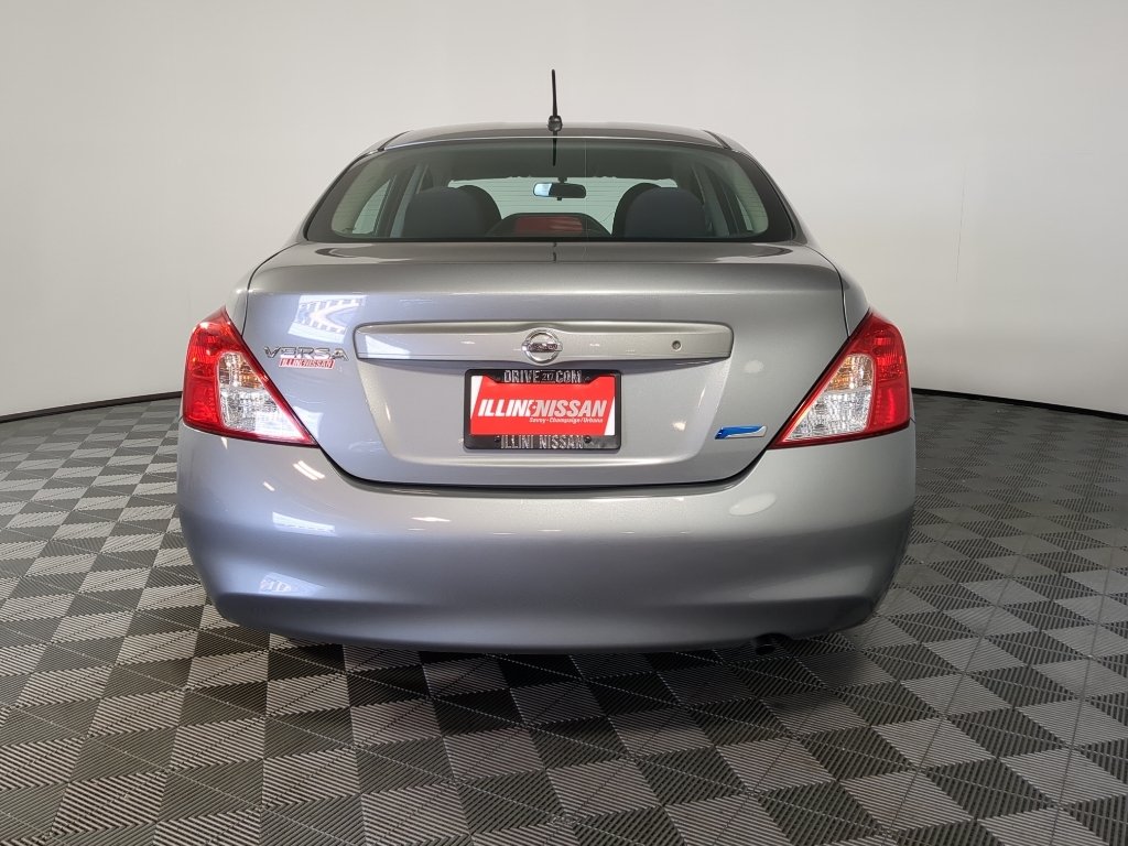 Used 2014 Magnetic Gray Nissan S image 9