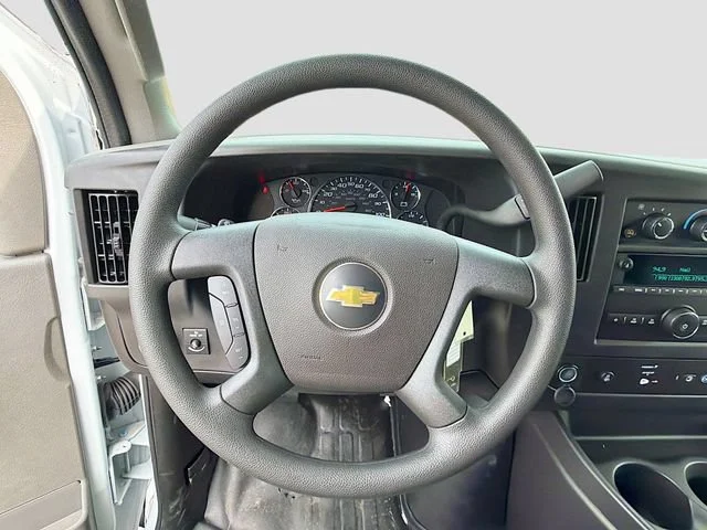 2025 Chevrolet Express Cargo Work Van - Photo 14