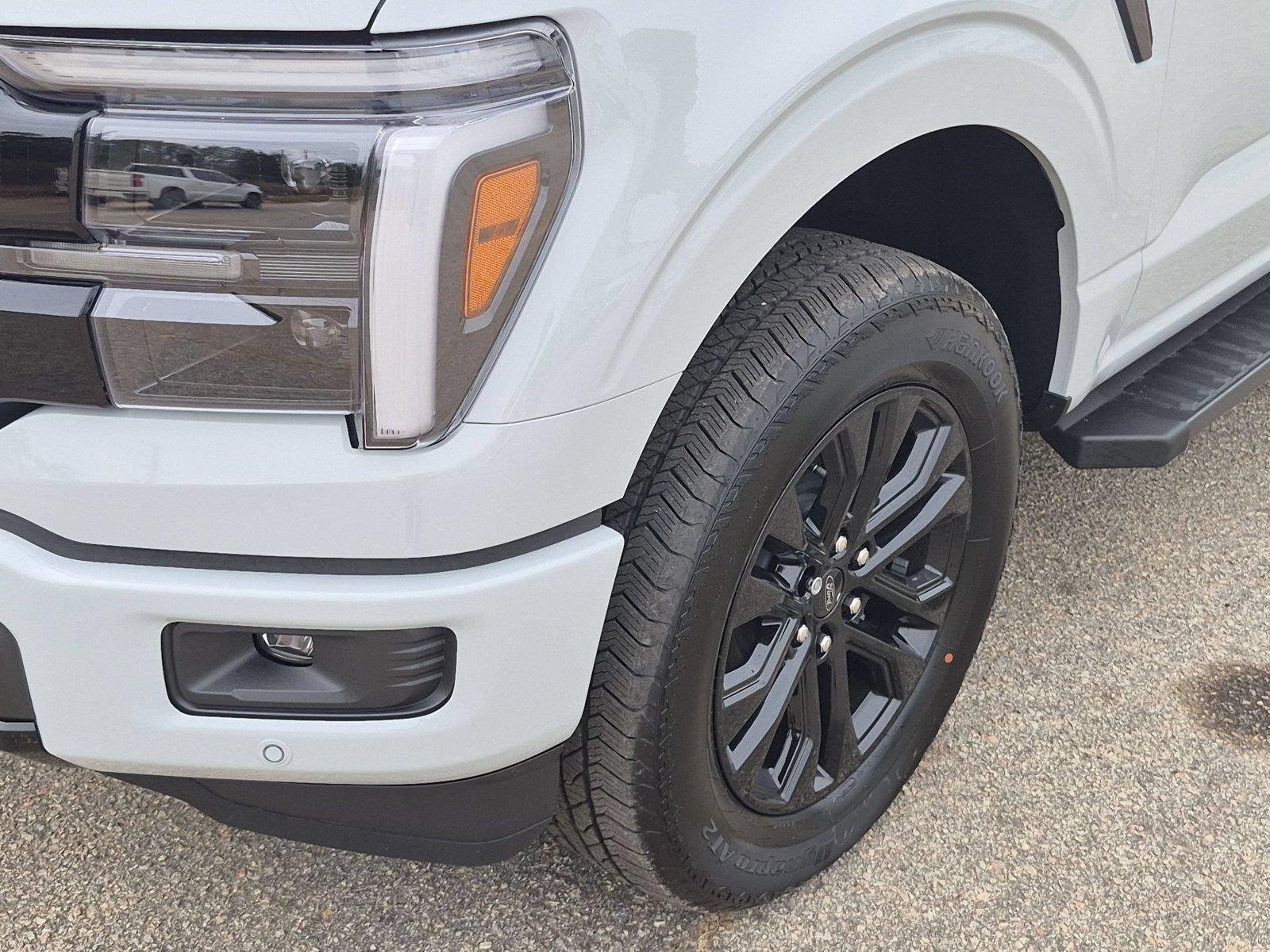 New 2026 Avalanche Ford Lariat® image 9
