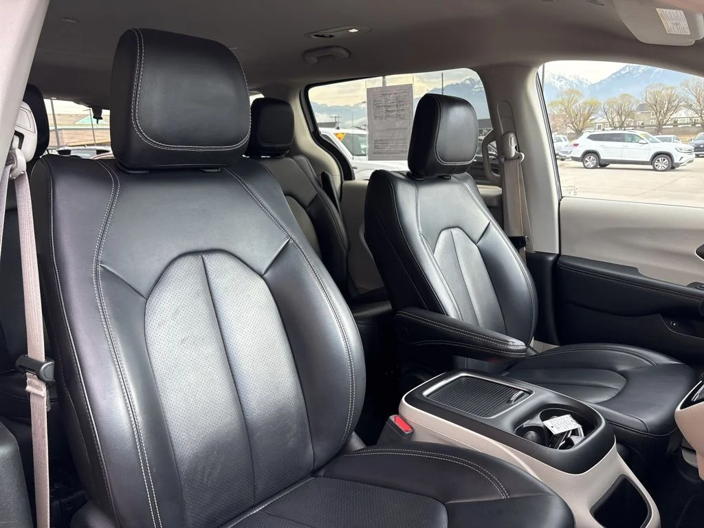 Used 2023 White Chrysler Touring L image 14