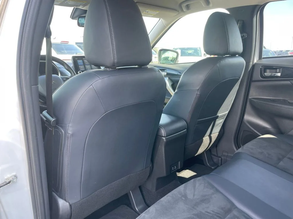 Used 2024 Silver Mitsubishi SE image 51