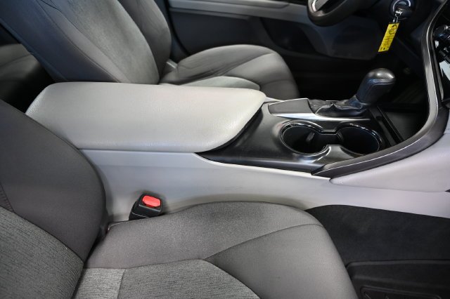 Used 2019 Silver Toyota LE image 18