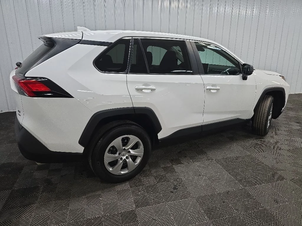 Used 2023 White Toyota LE image 3