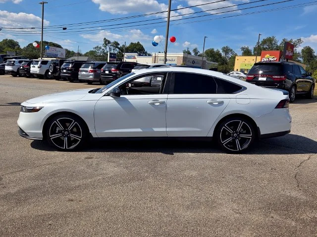 Used 2025  Honda Sport image 4