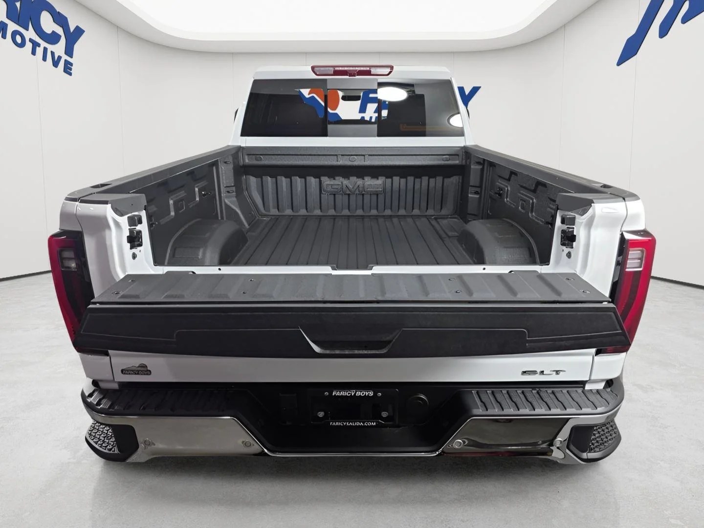 2025 GMC Sierra 2500HD SLT - Photo 6