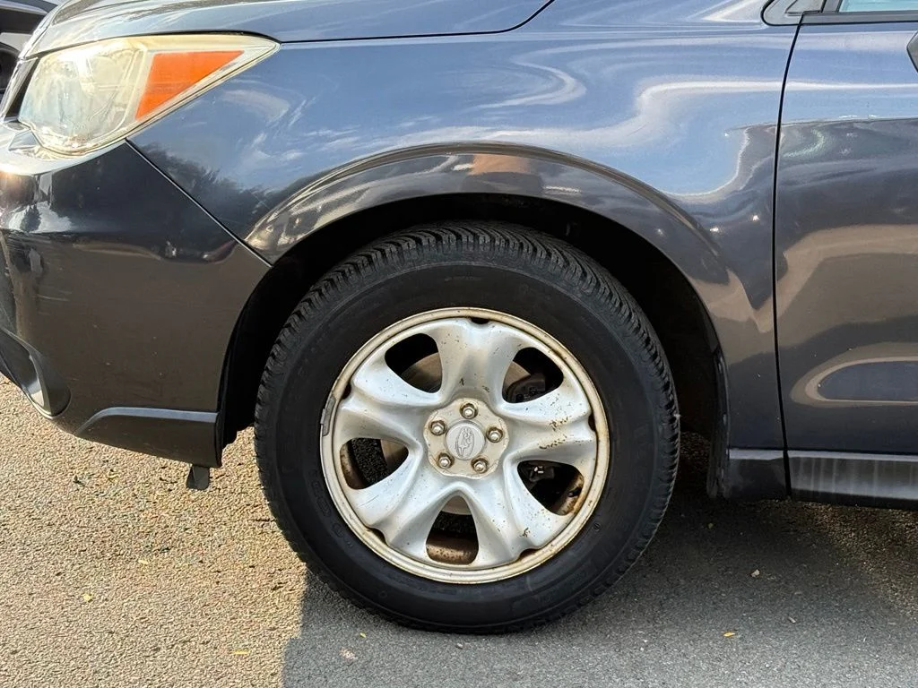 Used 2014 Dark Gray Metallic Subaru 2.5i image 9