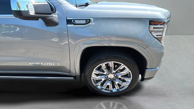 Used 2025 Silver GMC Denali image 36