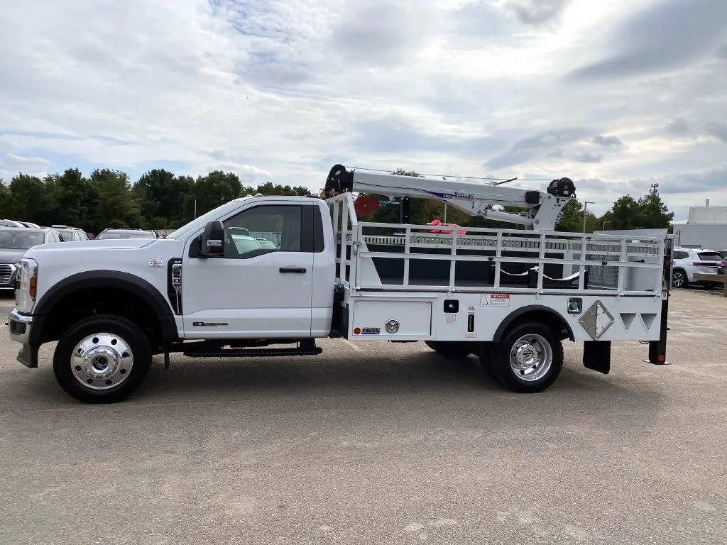 Used 2025 Oxford White Ford XLT image 14