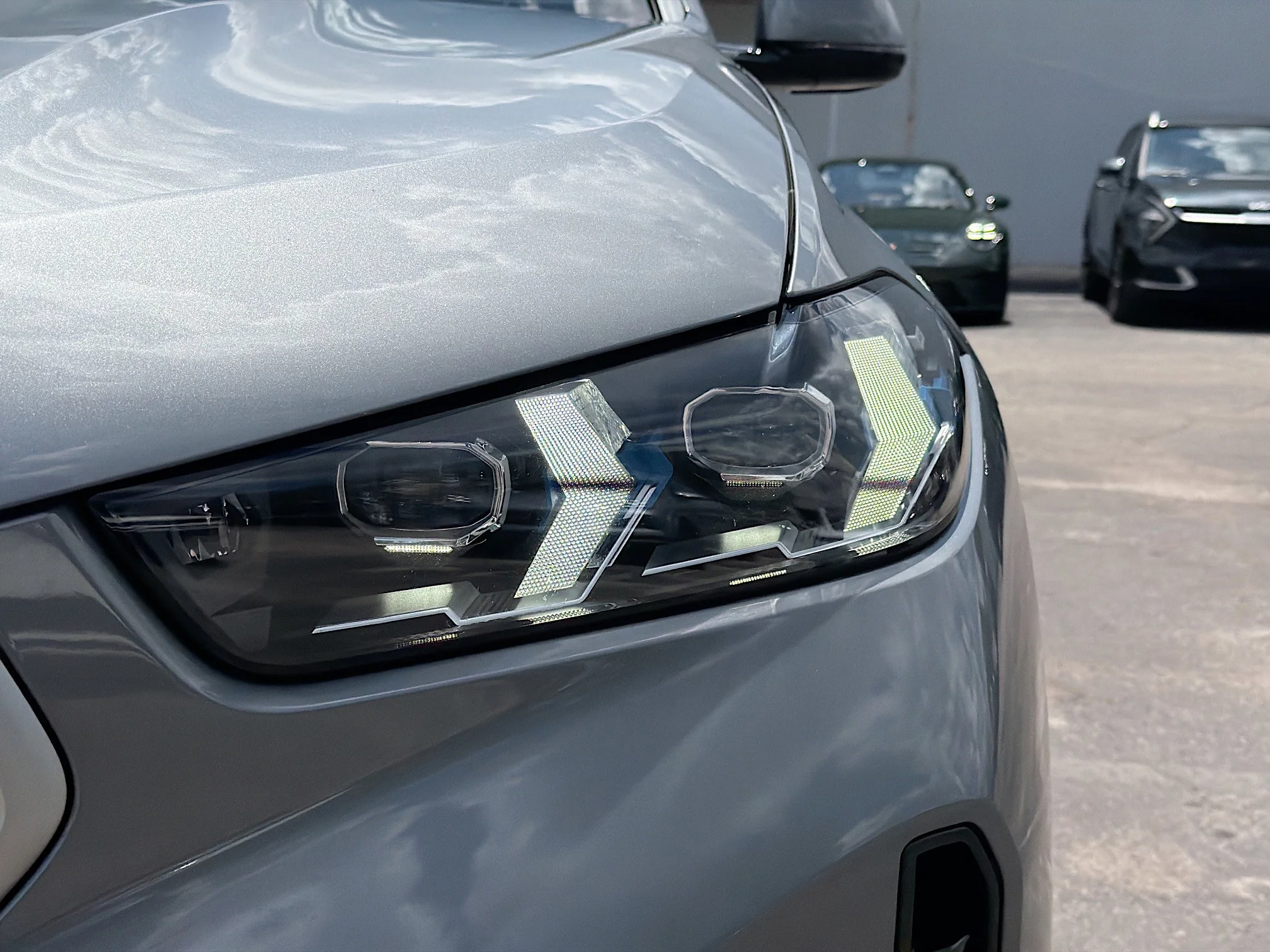 Used 2025 Dravit Gray Metallic BMW xDrive40i image 9