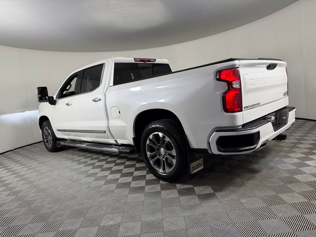 Used 2023 Beige Chevrolet High Country image 7