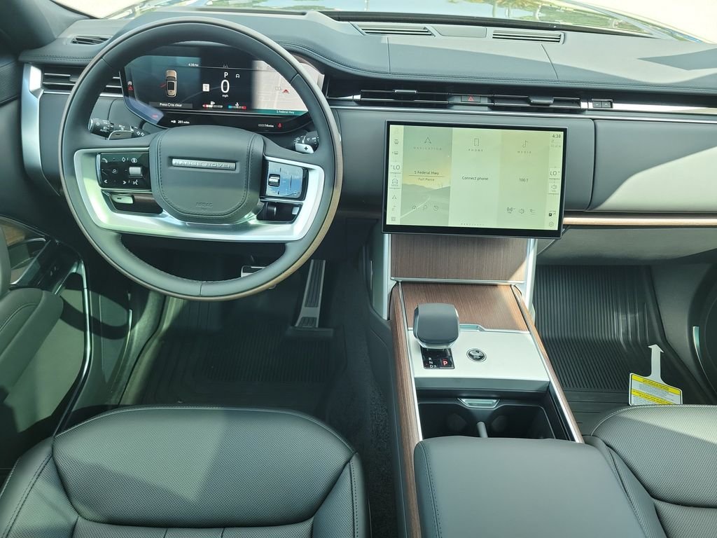 New 2026 Carpathian Grey Land Rover SE image 18