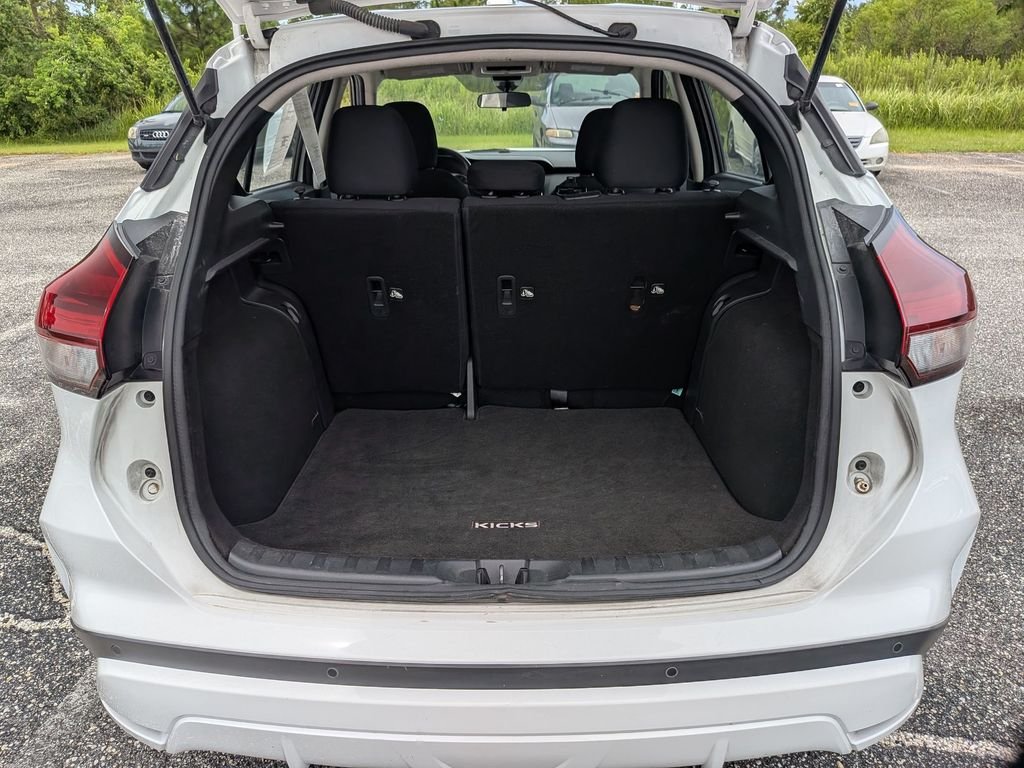 Used 2024 White Nissan S image 32