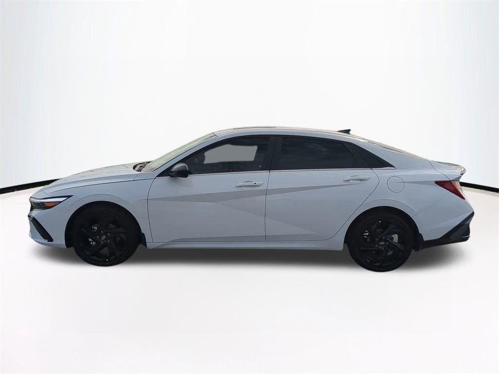 New 2026 White Hyundai SEL Sport Premium image 8