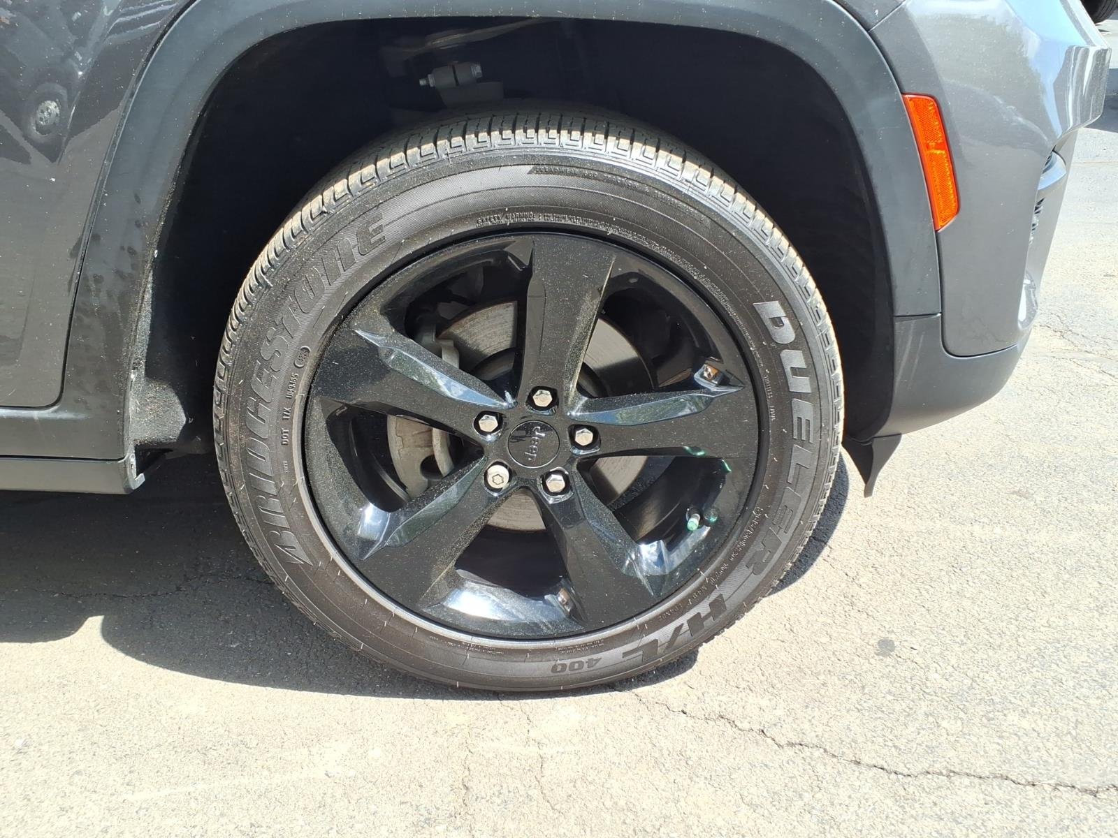 Used 2023 Gray Jeep Altitude X image 10