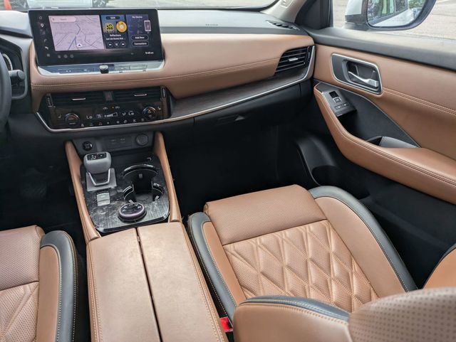 Used 2026 White Nissan Platinum image 15