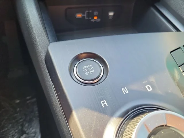 New 2026 Snow White Pearl Kia LX image 25