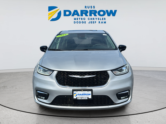 Used 2024 Silver Chrysler Limited image 8