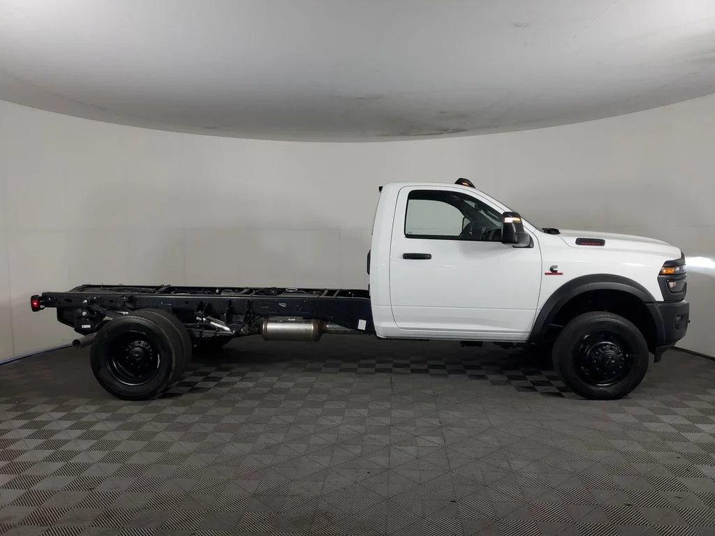 New 2026 Bright White Clear-Coat Exterior Paint RAM Tradesman image 2