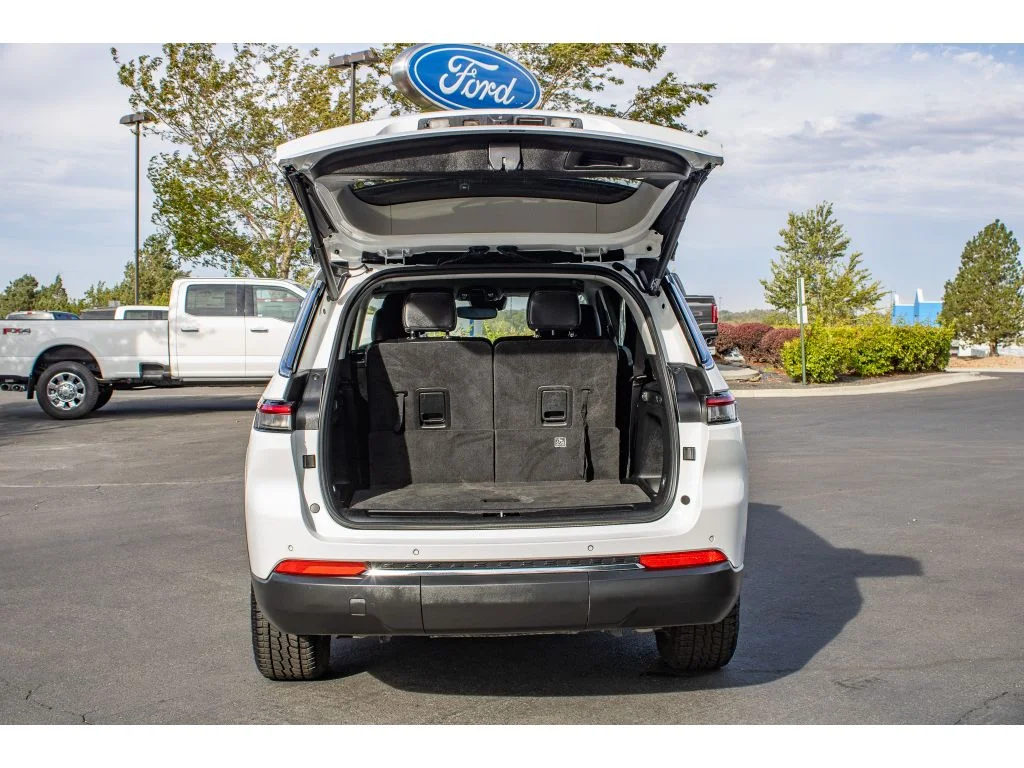 Used 2021 Bright White Clearcoat Jeep Limited image 11