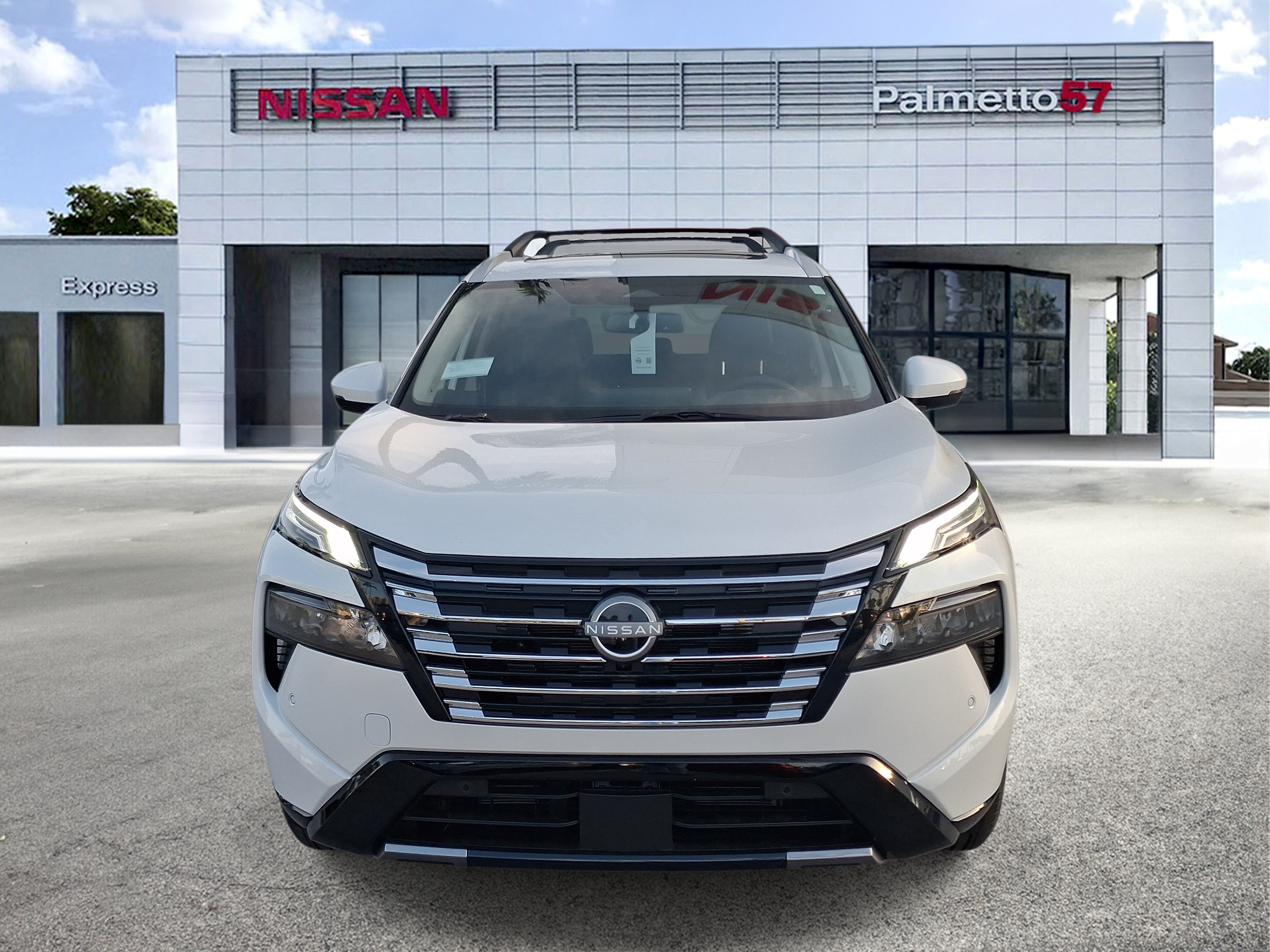 New 2026 Everest White Pearl TriCoat Nissan Platinum image 2