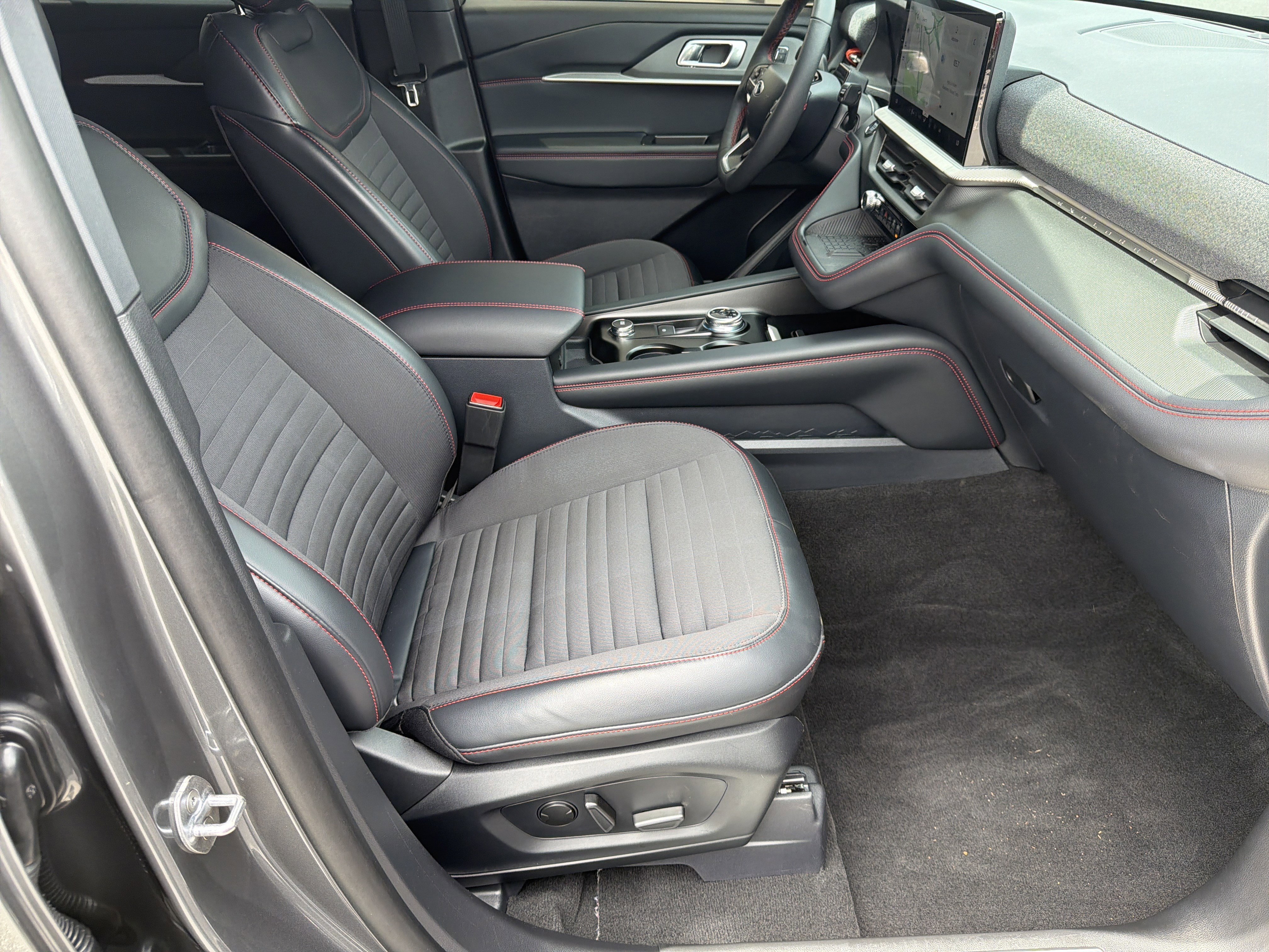Used 2025 Gray Metallic Ford ST-Line image 16