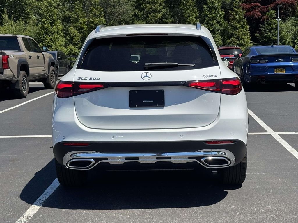 New 2026 Polar White Mercedes-Benz GLC 300 image 9