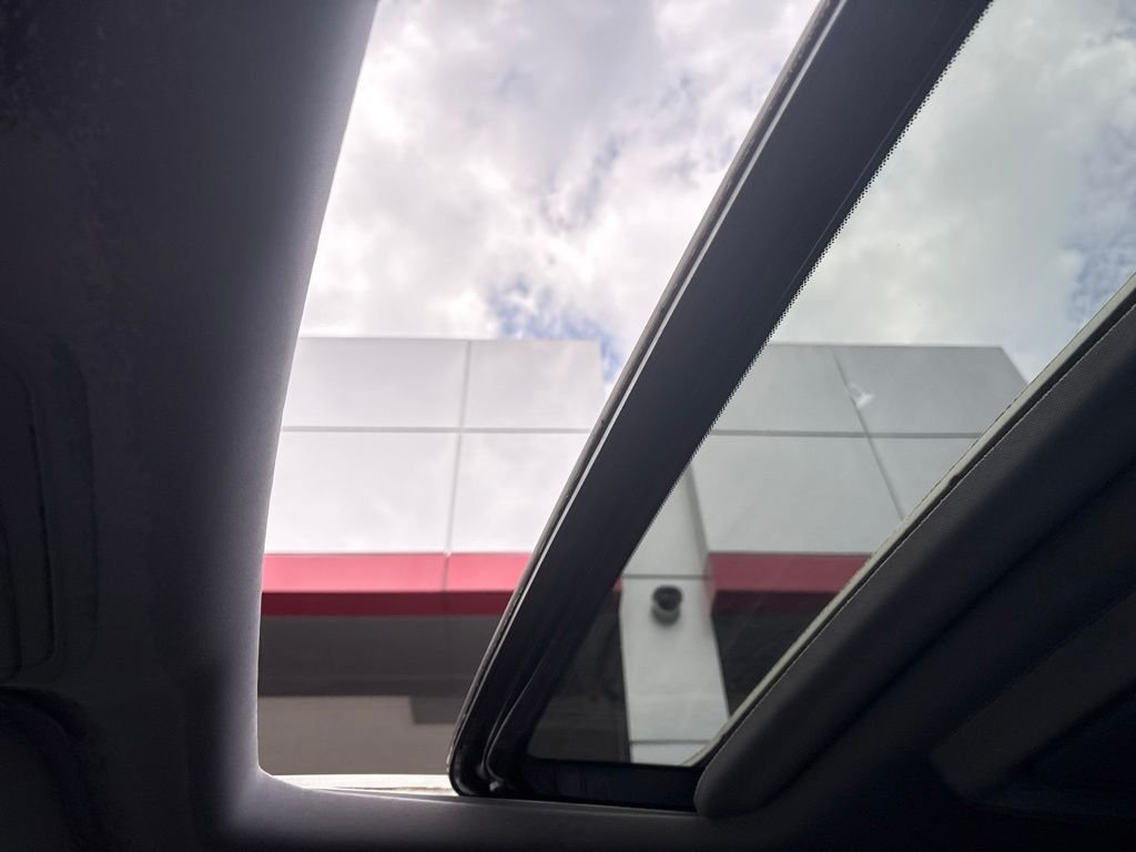Used 2019  Honda EX-L image 6