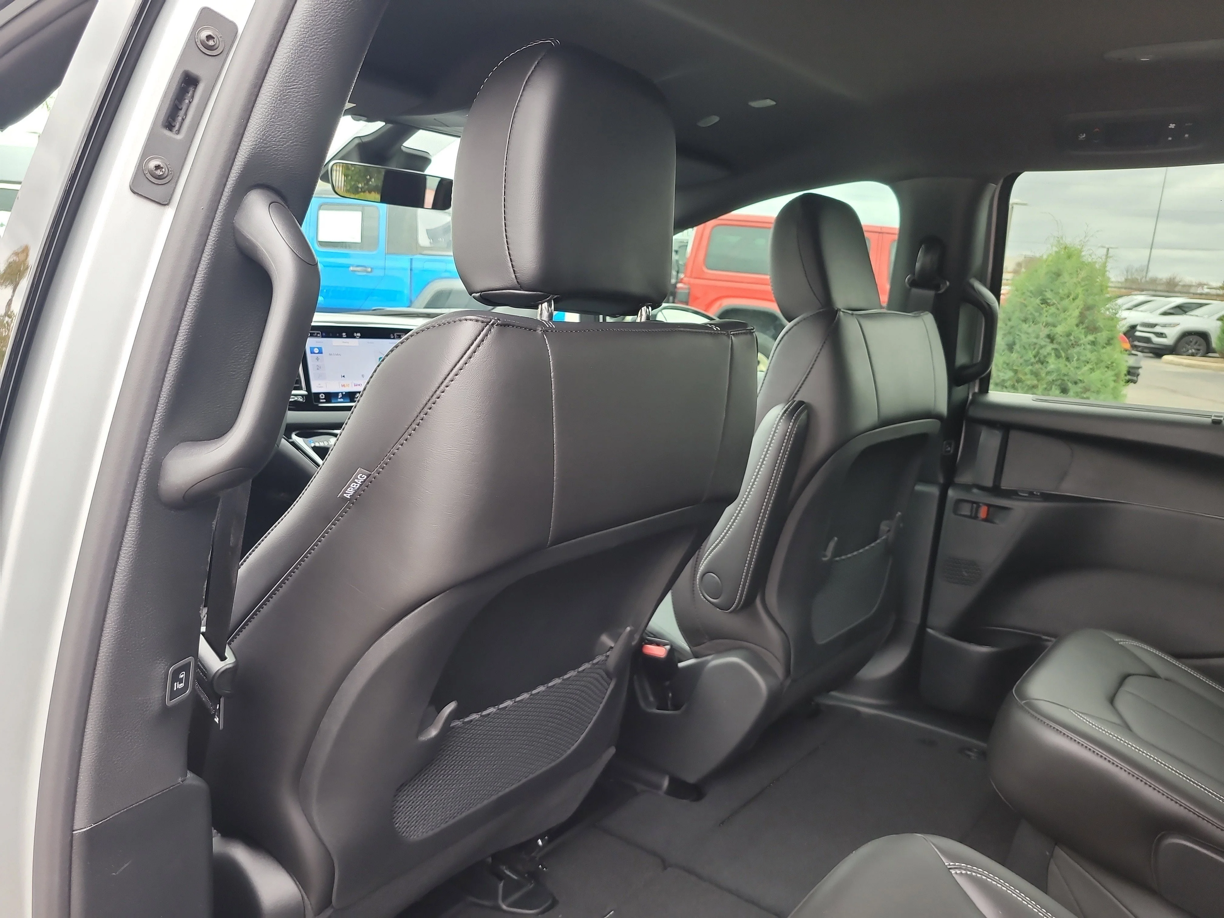 New 2026 Silver Mist Clearcoat Chrysler LX image 12