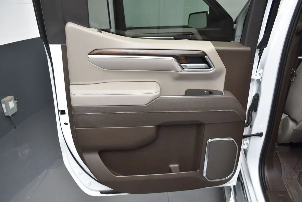 Used 2026 White GMC SLT image 23