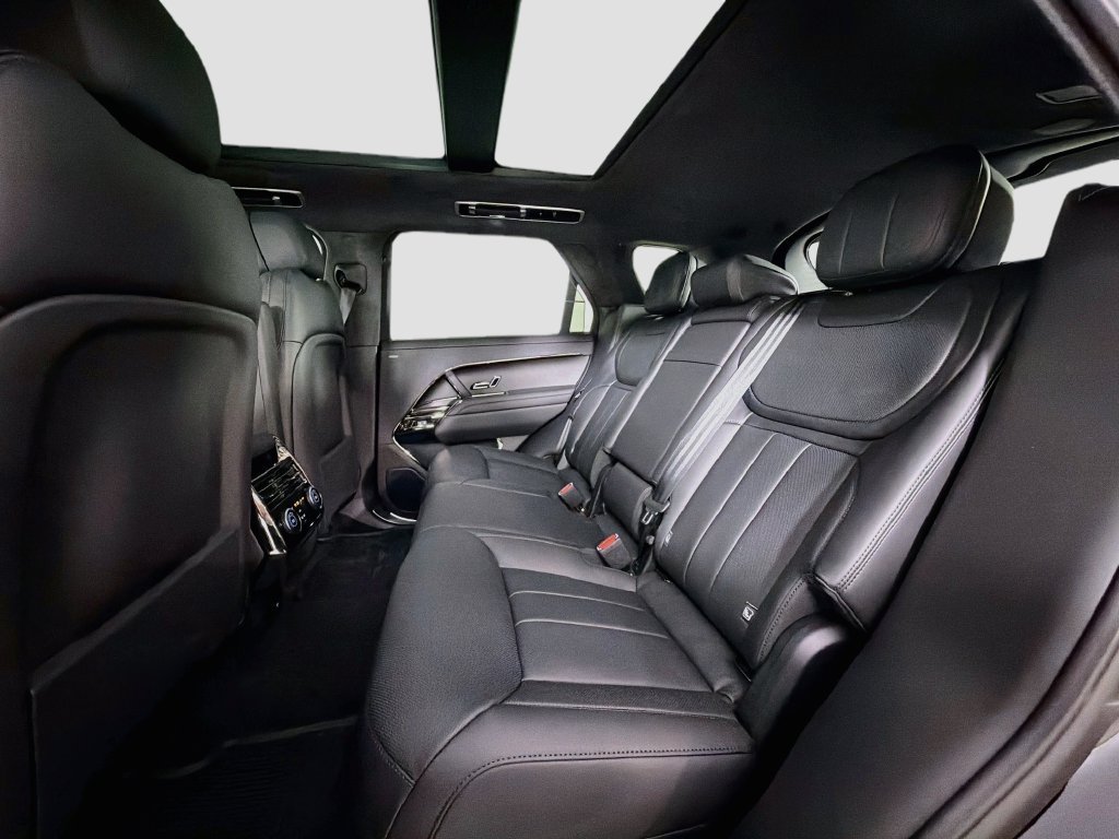 Used 2026 Black Land Rover Autobiography image 25