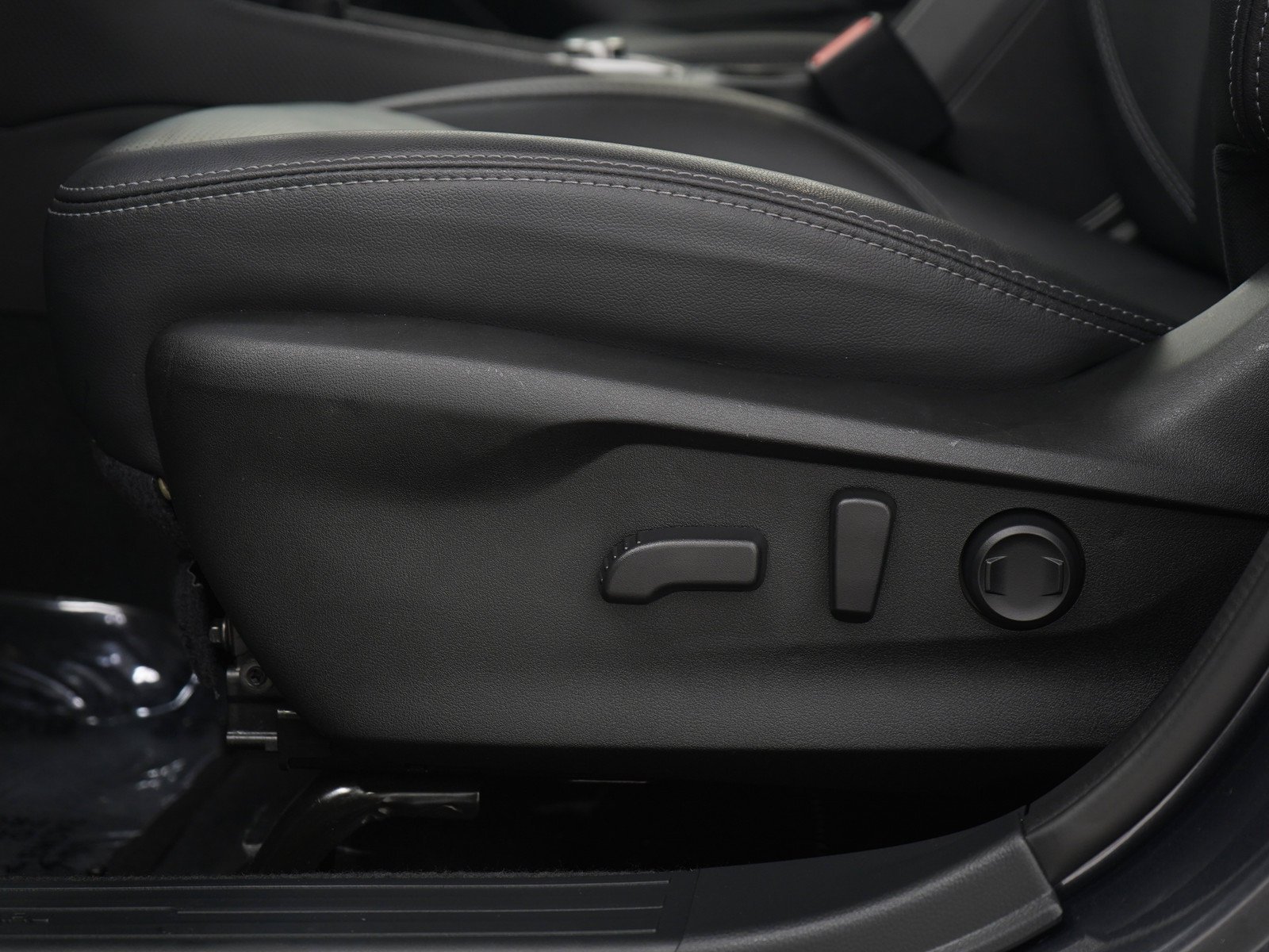 Used 2023 Magnetite Gray Metallic Subaru Touring image 23