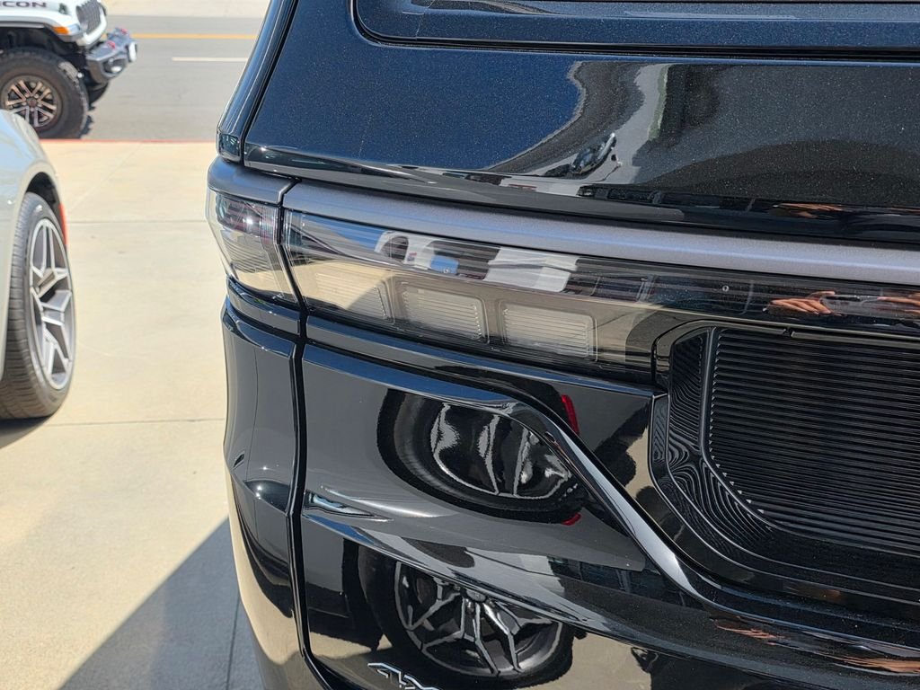 New 2026 High Gloss Black Exterior Paint Jeep Limited Altitude image 7