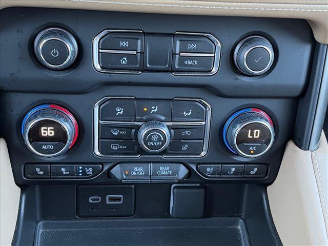 Used 2023 IRIDESCENT PEARL TRICOAT Chevrolet Premier image 34