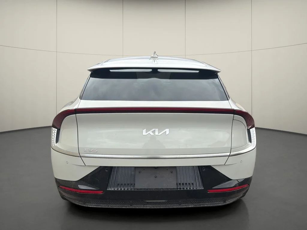 Used 2023 White Kia Wind image 6
